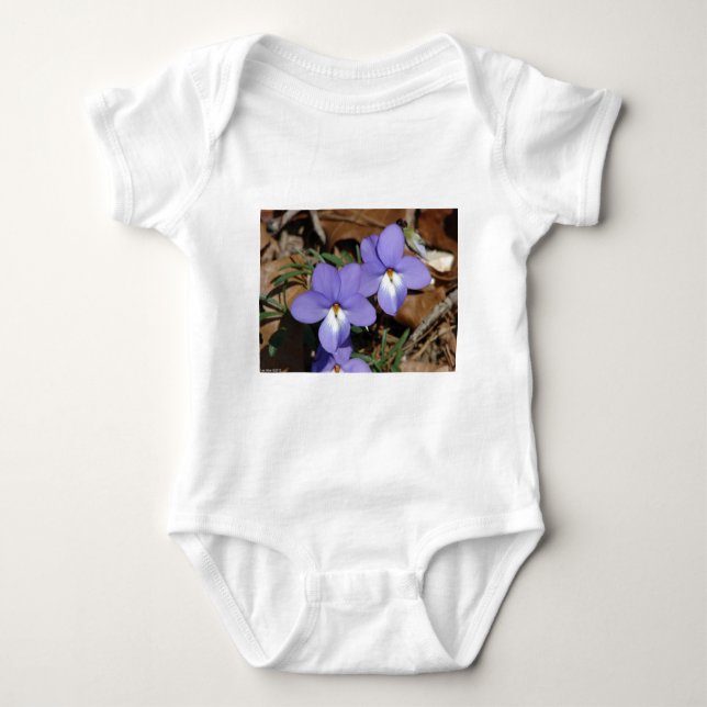 Body Para Bebê WildFlowers Birds-Foot Violet III Gifes e Roupa (Frente)