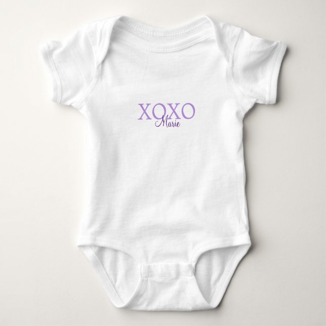Body Para Bebê Xoxo dia dos namorados adicione nome roxo pastel m (Frente)