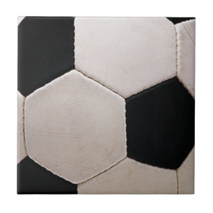 Bola de futebol branca e preta