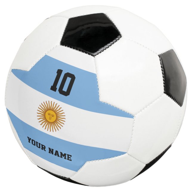 Bola de futebol com a bandeira argentina e nome pe (Três quartos)