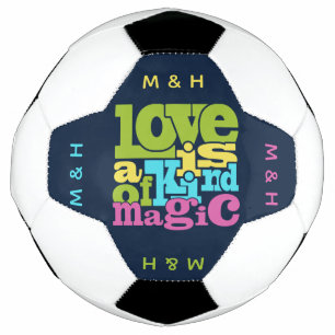 Bola de futebol de monograma personalizada com amo