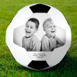 Bola De Futebol Foto Personalizada do Dia do Pai Moderno<br><div class="desc">Bola Personalizada de Futebol do Dia do Pai Moderno. Esfera de futebol fotográfico com uma mensagem de amor e nomes. Personalize-o com sua foto e seus nomes. Um presente perfeito para um pai ou novo papai no dia do pai,  no Natal ou num presente de aniversário.</div>