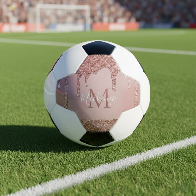 Bola De Futebol Glitter Monograma de Coleta Dourada de Grelha Gela (Girly Glam Rose Gold Dripping Glitter Monogram Soccer Ball)