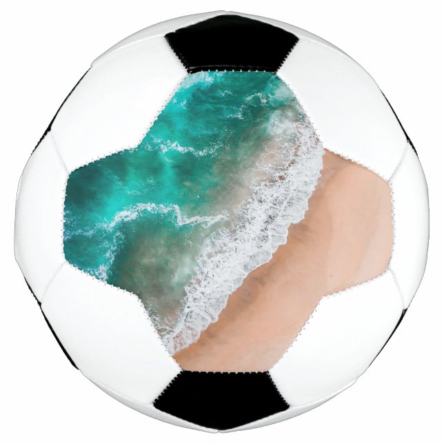 Bola De Futebol Ondas em Sandy Beach (Frente)