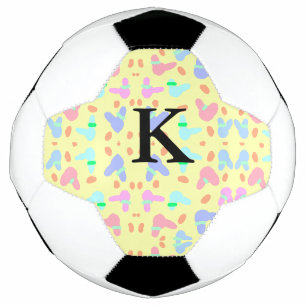 Bola De Futebol Padrão de coelhinhos coloridos de fundo amarelo ad