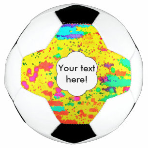 Bola De Futebol Tinta reproduz em fundo amarelo