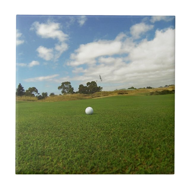 Bola De Golfe No Verde, (Frente)