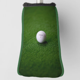 Bola de golfe numa superfície verde Putter Golf He