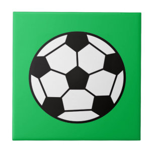 Bola Engraçada De Futebol Em Fundo Verde