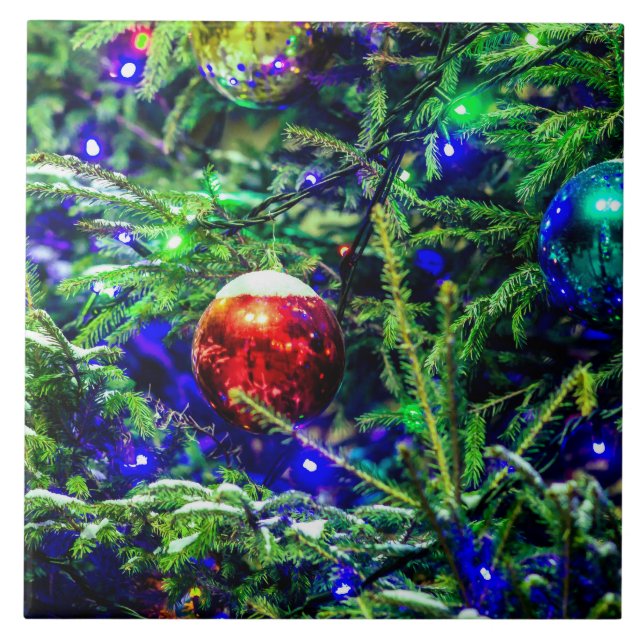 Bola Vermelha de Árvore de Natal Verde (Frente)