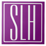 Bold Modern 3 Iniciais Monograma | Branco e Roxo<br><div class="desc">Texto branco e quadro branco em roxo (cor de fundo alterável).</div>