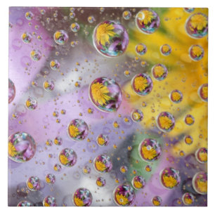 Bolhas abstratas com flores. Crédito: Nancy