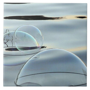 bolhas abstratas no azulejo da água assinado