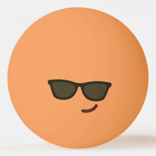 Bolinha De Ping Pong Rosto Engraçado. Emoji. Emoticon. Sr. Legal!
