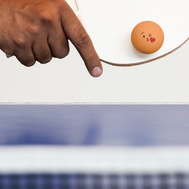 Bolinha De Ping Pong Rosto Engraçado. Emoji. Emoticon. Te Amo