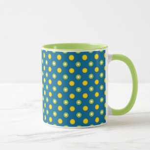 Bolinhas amarelas verdes chic na caneca azul