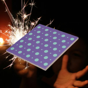 Bolinhas teares no Azulejo cerâmico roxo