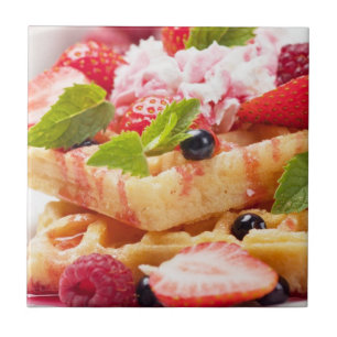 Bolo do Waffle com fruta de baga fresca