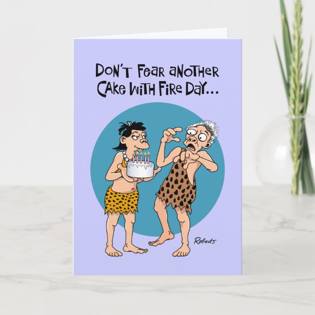 Bolo engraçado com cartão de aniversário de incênd (Frente)