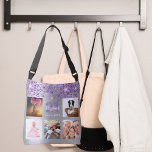 Bolsa Ajustável Aniversário do nome da colagem de fotos com brilho<br><div class="desc">Um presente único para o aniversário de 21 ruas (ou qualquer idade) de uma menina/mulher, celebrando sua vida com uma colagem de 5 fotos, fotos. Personalize e adicione seu nome, 21 anos e uma data. Um fundo metálico falso prateado. Decorado com pó de brilho púrpura. Letras e números roxos e...</div>