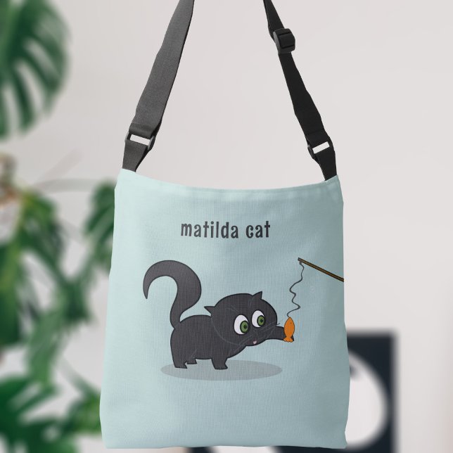 Bolsa Ajustável Bag Azul-Coroado-Preto-Cachorro (A cute little black kitty cat playing with her fish. Just add your name!)