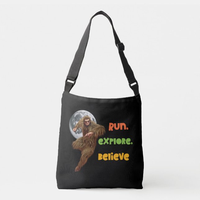 Bolsa Ajustável Correndo Aventura Sasquatch Acredite Design (Frente)