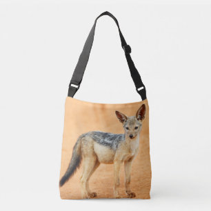 Bolsa Ajustável Jovem jaqueta na areia vermelha, Serengeti