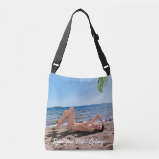 Bolsa Ajustável Spring Break Girl deitada em Sandy Beach