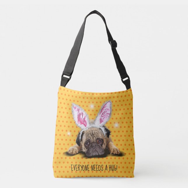 Bolsa Ajustável Todo mundo precisa de um abraço, Pug. (Frente)