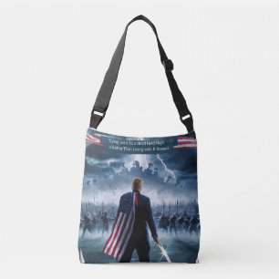 Bolsa Ajustável Trump com a bandeira americana nas costas, em pé