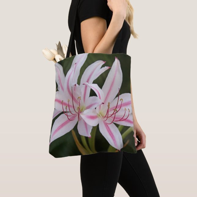 Bolsa Cape Lily Tote (Close Up)