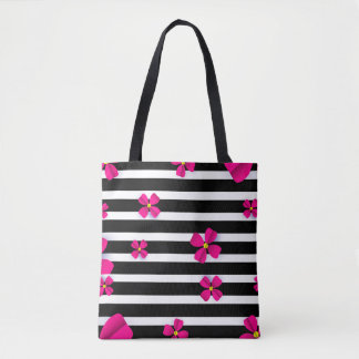 Bolsa em branco e preto com flores rosadas