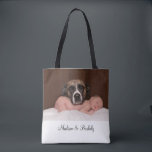 Bolsa Personalizado De Bebê E Cachorro<br><div class="desc">Design seu próprio bolsa de fotos de dois lados com sua foto personalizada que inclui o modelo de imagem de sangria de cheio. Carregue facilmente suas próprias fotos com seu próprio personagem e pessoas amadas. Adicione uma foto à frente e atrás. Podem ser iguais ou diferentes.</div>