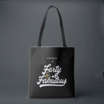 Bolsa Tote 40 e preto e branco fabuloso<br><div class="desc">Celebre seu aniversário especial em estilo com este efeito branco e preto 40 e fabuloso aniversário</div>