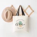 Bolsa Tote Aloha Pineapple | Bag de Boas-vindas do Casamento<br><div class="desc">Bem-vindos convidados para o seu casamento no Havaí ou destino com estes sacos de tote personalizados e quentes. Design apresenta "aloha" em um roteiro de caligrafia manuscrito moderno, sobre uma ilustração verde e amarela do abacaxi. Adicione seus nomes e a data do casamento em texto curvado acima e abaixo do...</div>