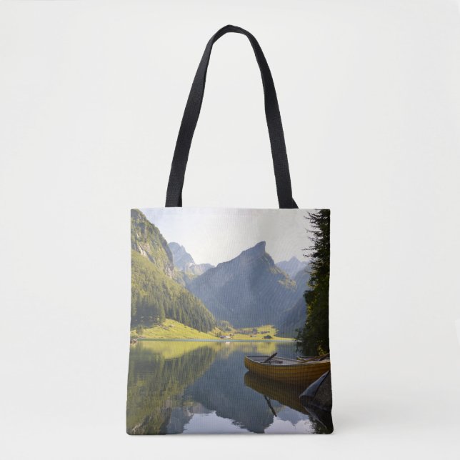 Bolsa Tote Alpine Mountain Lake in Switzerland (Frente)