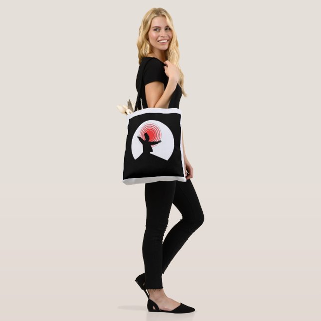 Bolsa Tote Amar Rindo na Coleção de Ritmo DIII-B&W (No(a) Modelo)