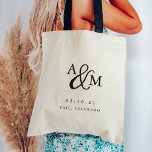 Bolsa Tote Ampersand Monograma Wedding Welcome<br><div class="desc">As malas de boas-vindas do casamento simples e chic mostram que as suas iniciais trabalhavam num design de monograma,  junto com um manual decorativo. Personalize com sua data de casamento e sua localização abaixo em eterno serif lettering. Perfeito como favores ou sacos de presentes de hotel.</div>