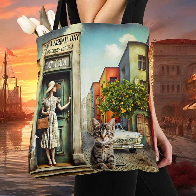 Bolsa Tote Anos 50 de arte louca Lady Gato (Tote bag featuring a fine art painting of an elegant lady in a surreal city scene with a cat)