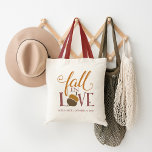 Bolsa Tote Apaixonado | Autumn Acorn Wedding Favor<br><div class="desc">Celebre a estação — e a sua felicidade masculina — com estes bonito favoritos sazonais para o casamento. Design apresenta "apaixonar-se" em marsala e tipografia mista laranja queimada,  com uma bolota em pé para o "O". Personalize com seus nomes e data de casamento.</div>