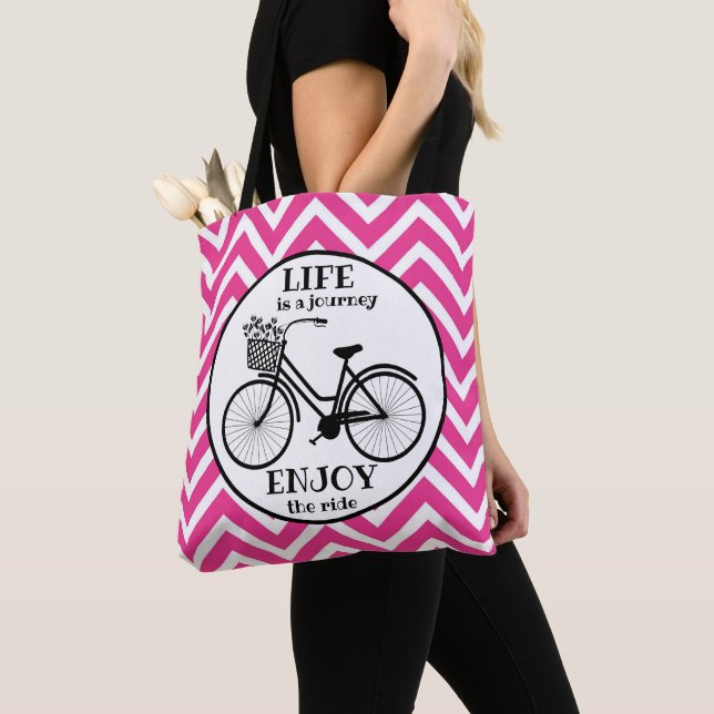 Bolsa Tote Aproveite o passeio | Bicicleta Com Flores Motivac (Close Up)