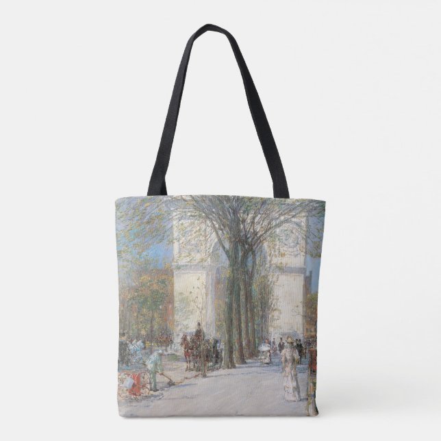 Bolsa Tote Arco de Washington, Primavera por Frederick Childe (Verso)