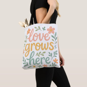 Bolsa Tote Arte de Tipografia Cottagecore Amor Cresce Aqui