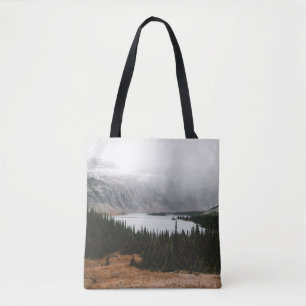 BOLSA TOTE ÁRVORES VERDES PERTO DO CORPO CALMO DE ÁGUA