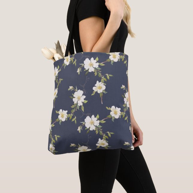 Bolsa Tote Azul Marinho Floral Branco (Close Up)
