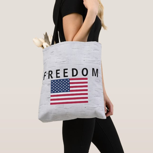 Bolsa Tote Bandeira Americana com Texto LIBERDADE De Nascimen (Close Up)
