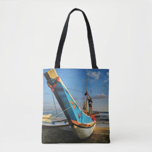 Bolsa Tote Barco de pesca colorido pelo oceano