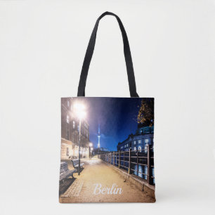 Bolsa Tote Bases perto do rio Spree, em Berlim, Alemanha