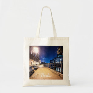 Bolsa Tote Bases perto do rio Spree, em Berlim, Alemanha