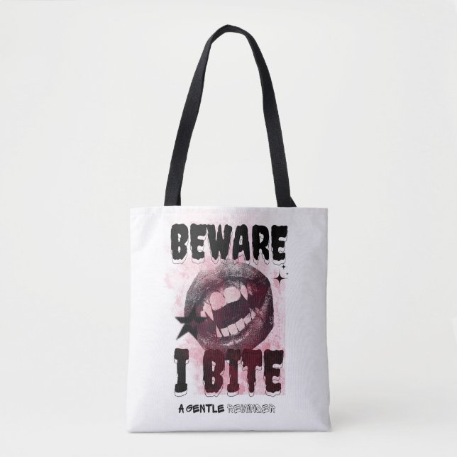 Bolsa Tote BEWARE I BITE - Grunge Vampire Aesthetic Y2K Goth  (Frente)